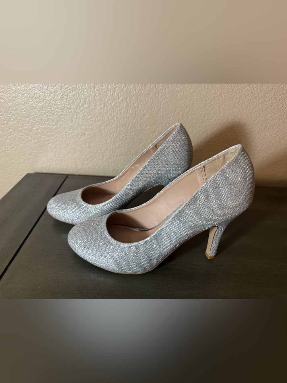 Kelly & Katie Silver Glitter Pumps Heels Size 8